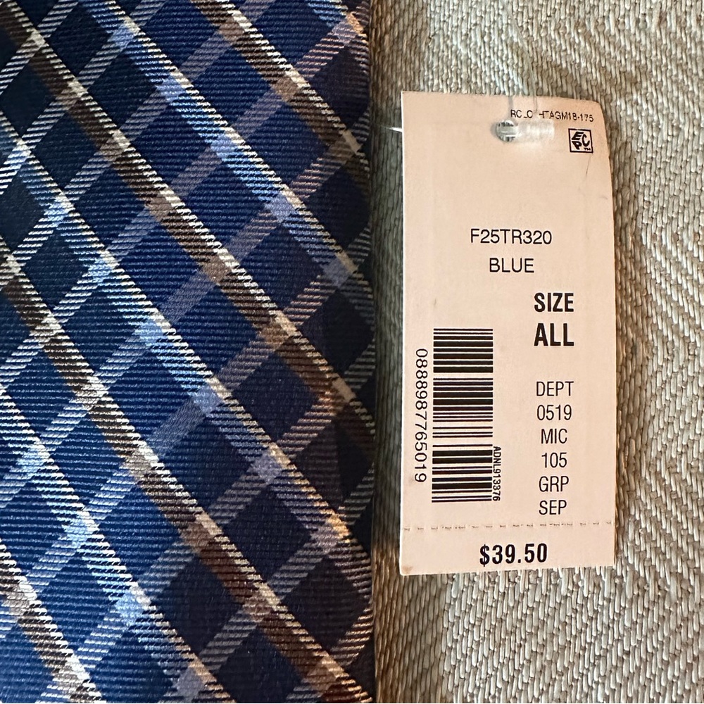 NWT-Roundtree & Yorke Necktie-Navy - Picture 2 of 4